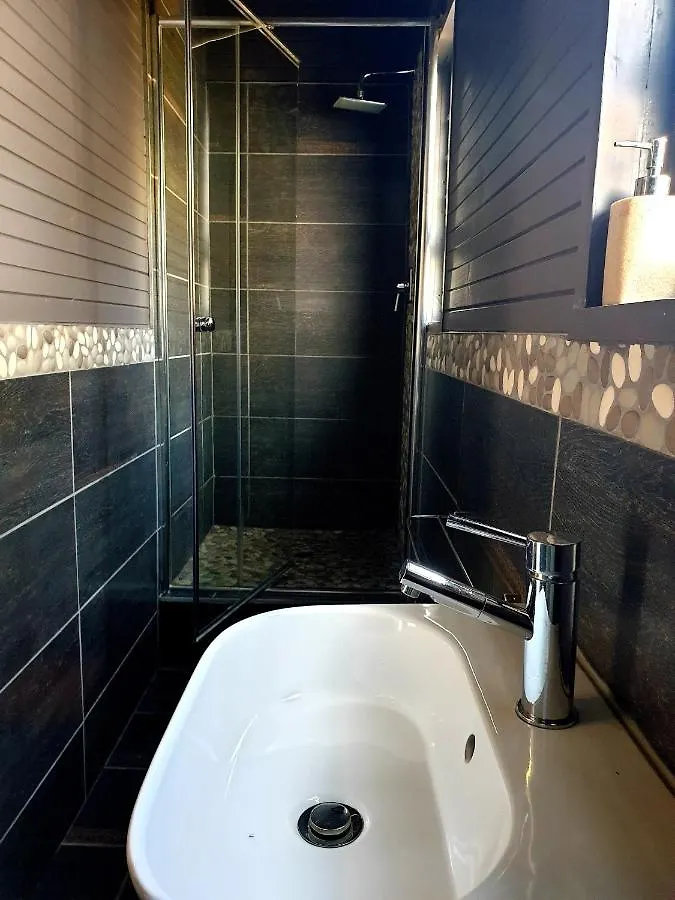 אכסניה Humewood Lungile Backpackers Lodge