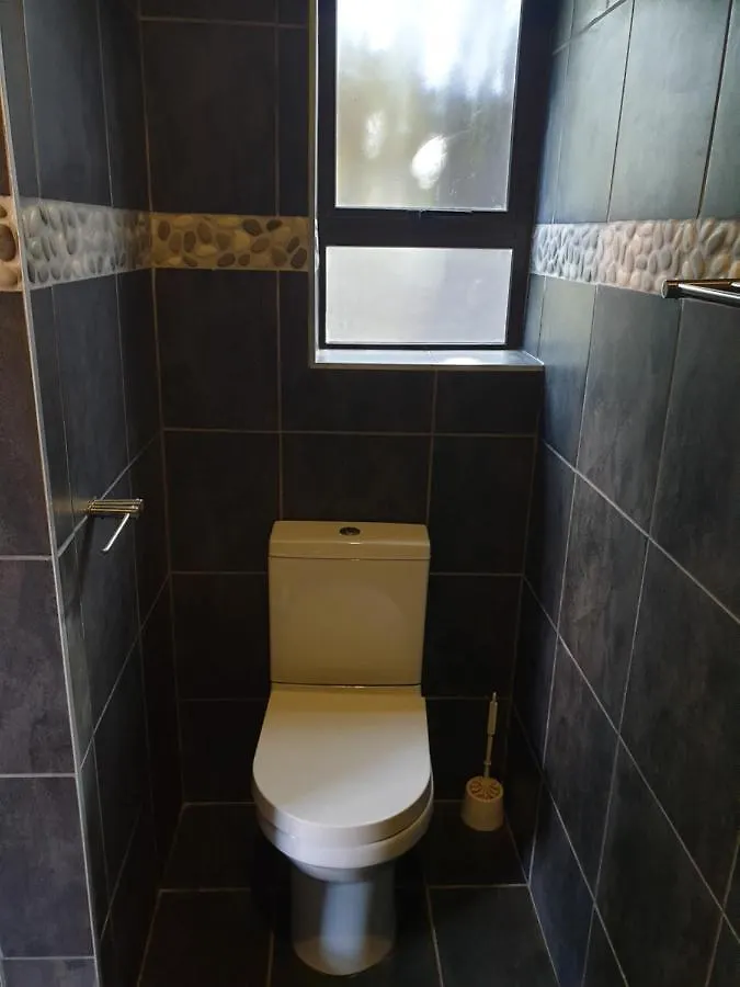 Humewood Lungile Backpackers Lodge אכסניה