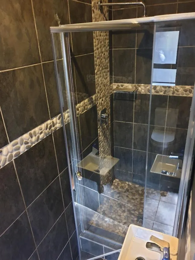 Humewood Lungile Backpackers Lodge אכסניה
