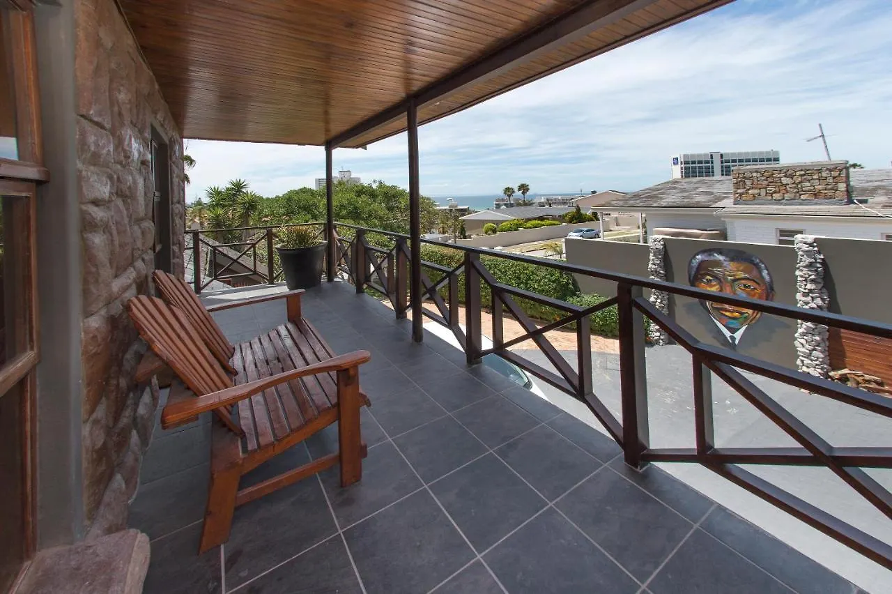 Humewood Lungile Backpackers Lodge