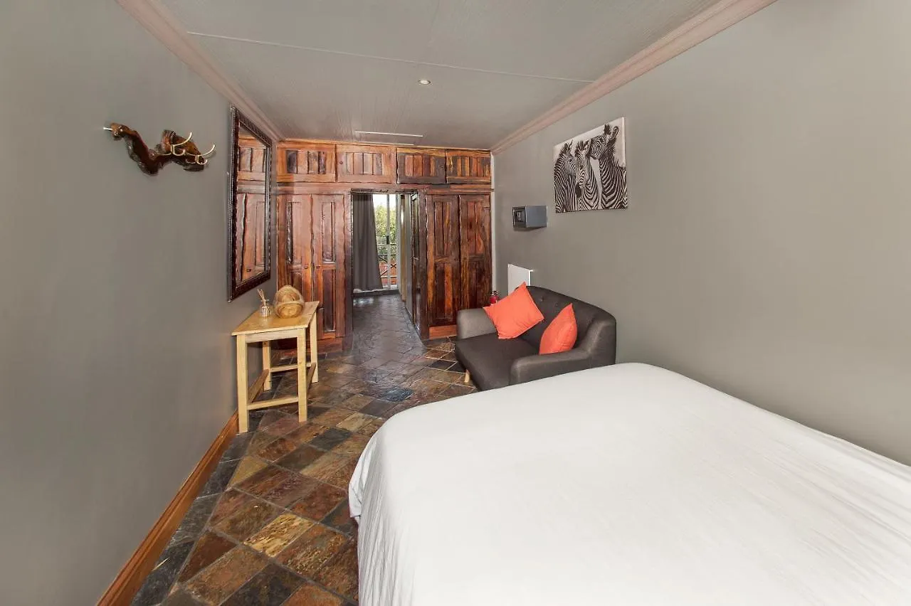 Lungile Backpackers Lodge Humewood Hostel